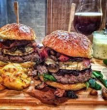 Der Winterburger Foodporn Aus Fleisch Ziegenkase Und Viel Burger Rezepte Amerikanisches Essen Leckeres Essen