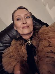 A oto jaki filmik wspominkowy zmontował mi mój własny telefon z okazji  dzisiajszej daty! Dwa lata temu, dokładnie 25-ego kwietnia bawiłam… w  Amsterdamie! Ach, co to był za czas i jaka cudna