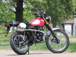 scrambler 125 a custom bike for skyteam and snakemotors custom bikes scrambler 125 skyteamやsnakemotorsのカスタムバイクを扱うカスタ scr honda cb custom bikes cafe racer