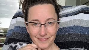 Laurie Hurst's Instagram, Twitter & Facebook