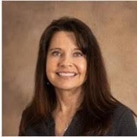 Lisa Meade's Instagram, Twitter & Facebook