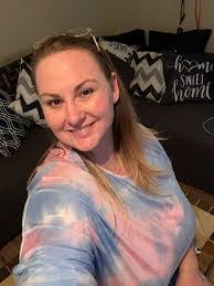 Amanda Brzezinski's Instagram, Twitter & Facebook