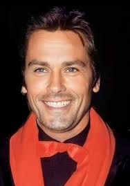 Alain Delon !!!Απερίγραπτη ομορφιά μοναδικου λαμπερού Αστέρα !!Καλή σας  ημέρα !!