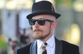 Ich muss mich nach vorn bewegen auch kein letzter versuch ich nehm' jetzt meinen hut weil's mir ohne dich besser geht genug ist genug du bist für mich schnee von gestern ohne dich geht es mir besser du bist für mich schnee. Bildergalerie Borsalino Insolvenz Diese Stars Durfen Noch Hut Tragen Bild 3 Von 7 Faz