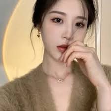 Lily Bright Red (@lily.bright.red)