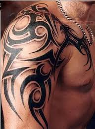 On peut dire sans risque de se tromper que le tatouage maori puise sa modèle tatouage maori épaule + bras + torse tatouage maori homme bras épaule bras en free hand par laurentg phoenix tattoo lr 17vu 4341 tatouage tribal polynesien sur. Tribal Arm Tattoo Tatouage Tribal Bras Tatouage Tribal Epaule Tatouages Tribaux
