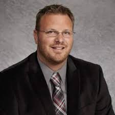 Kurt Hintz's Instagram, Twitter & Facebook