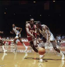 North Carolina Michael Jordan 23 In Action Vs Alabama Raleigh Nc 3 18 1982 Michael Jordan North Carolina Michael Jordan College Michael Jordan