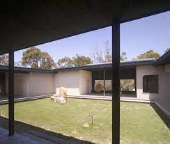 Browse 178 one story house centre courtyard on houzz. House With Courtyard In The Middle In Australian Outback Courtyard House Plans Courtyard House Modern Courtyard