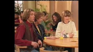 Cathy, très à l'aise, inverse les rôles et. Helene Et Les Garcons Episode 1 Youtube