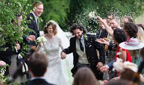 Venue with her father sebastian leslie, an aberdeenshire councilor and the chief of the ancient leslie clan, who dressed in a traditional scottish kilt. Game Of Thrones Kit Harington And Rose Leslie Married In Fantasy Wedding Uk News Express Co Uk