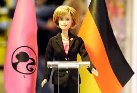 The angela merkel doll was a highlight among the 70,000 new toys presented at the toy fair. Der Spielwarenhersteller Mattel Kreierte Zu Ehren Der Kanzlerin Eine Angela Merkel Barbie Laut Einem Konzernsprecher Gibt Es Die Puppe Weltweit Nur Einmal Die Sonderanfertigung Mit Schwarzem Hosenanzug Und Typischer Merkel Frisur Ist Durchaus
