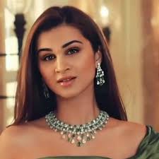 Zee Ali (@zee_alii) • Instagram photos and videos