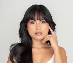 Aida Mayo's Instagram, Twitter & Facebook