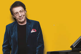 Fiatalon tele voltam megfelelési vággyal, szeretetéhséggel, karrierista voltam, soroltam, mit akarok még az élettől, ami nekem jár, amiért megdolgoztam. Fenyo Miklos Egy 17 Evvel Ezelott Fotoval Bucsuzott Balazs Fecotol