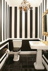 Badezimmer Ideen In Schwarz Weiss 45 Inspirierende Beispiele Badezimmerfarbe Weisse Badezimmer Badezimmer Design