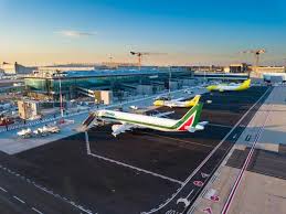 Licc) è il principale scalo aereo del mezzogiorno, quarto in italia (al 2020) per traffico passeggeri e secondo in italia per traffico nazionale. Aeroporti Di Roma La Ripresa Coi Test A Chi Viaggia In Ballo 8 Miliardi E La Quarta Pista Corriere It