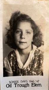 Who are the girls in the old pictures from the mid '30s in Oil Trough,  Arkansas?