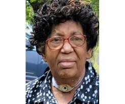 Daisy Giles's Instagram, Twitter & Facebook