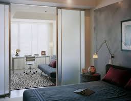 قسم الزجاج في الغرفة