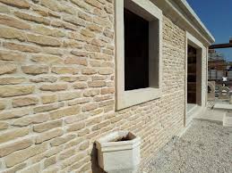 Encadrement Fenetre Pierre Reconstituee Imitation Pierre Monobloc Encadrement De Fenetre Parement Pierre Exterieur Decoration Facade Maison