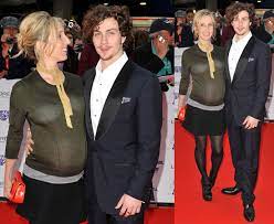 From their first meeting to starting a family. Pictures Of Pregnant Sam Taylor Wood And Her Fiance Aaron Johnson On The Red Carpet At The 2010 National Movie Awards Popsugar Celebrity Uk