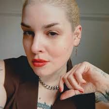 Cathy Kroll's Instagram, Twitter & Facebook