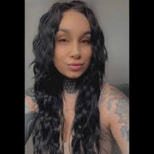 Desiree Downs's Instagram, Twitter & Facebook