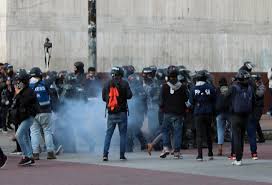 Hola, veran tengo una tarea de sociales, es de averiguar que es conmocion interior, un significado concreto, seran k me pueden ayudar, gracias. Gobierno Desmiente Que Este Pensando En Declarar Conmocion Interior Rcn Radio