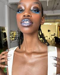 AMEX• New work for American Express Photos : @lm_chabot @leloi (Alexandre  Chabot & Jolianne L'Allier Matteau) Prod : @yvonnehercun Set design :  @camilleboyer_a.d @morethaneve Makeup : @bellafor Hair : @valeriaamirova  Assisted by : @