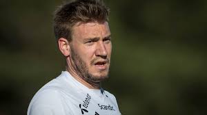 That at one parents' evening, a teacher bendtner was a child who alarmed people. Ex Vfl Profi Nicklas Bendtner Verlasst Den Fc Kopenhagen Zukunft Auf Oder Neben Dem Platz Sportbuzzer De