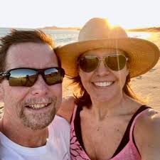 Kelly Lockman (@KellyLockhouse)