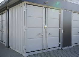 Wohnmobile, wohnwagen, oldtimer, youngtimer, sportwagen, motorräder und boote. Garagenpark Heek