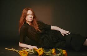 Karen sheila gillan or most commonly known as karen gillan was born on 28 th of november in the year 1987, who is famous for being a famous actress and as well as a popular filmmaker. Interview Karen Gillan Schon Magazine