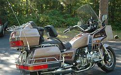 86 honda gl 1200 a goldwing aspencade rear trunk luggage box top cover lid. Honda Gl1200a Gold Wing Aspencade History Specs Pictures Cyclechaos