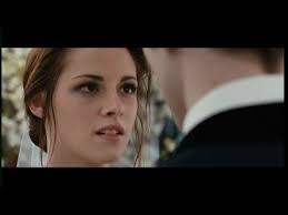 Wer wollte noch nie in der rolle des protagonisten eines films sein, vor allem wenn er seinen traum von liebe krönt und eine lang ersehnte hochzeit erreicht. Hochzeit Sex Und Schwangerschaft Twilight Fur Fortgeschrittene Euronews Cinema Youtube