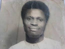 Please clear this picture is my dad 👨🏾 😭 😢 he died 😔