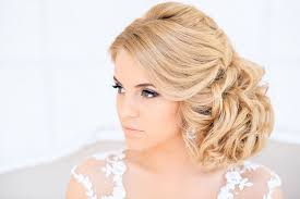 Hochzeit Frisuren Und Trends Fur 2018 Die Nicht Verpasst Werden Konnen Hochzeitsfrisuren Lange Haare Frisuren Hochzeitsfrisuren