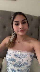 Ana Hanson's Instagram, Twitter & Facebook