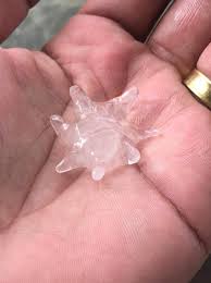 Os registros foram feitos por moradores do bairro residencial samambaia. Tres Cidades Do Litoral De Sp Registram Chuva De Granizo Nesta Segunda Feira Santos E Regiao G1