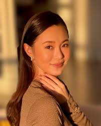 Bonnie Hong's Instagram, Twitter & Facebook