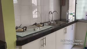Kabinet dapur berfungsi agar barangan dapur dapat disimpan dengan sempurna dan tersusun supaya mudah untuk mencari di kemudian hari. Cara Pemasangan Kabinet Dapur Desainrumahid Com