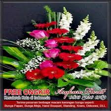 Toko bunga online adalah sebuah bidang usaha bergerak menjual segala jenis aneka ragam karangan bunga dan sejenisnya secara online. Toko Bunga Bekasi Asykura Florist Menjual Berbagai Macam Rangkaian Karangan Bunga Segar 24 Jam Nonstop 081319200789 Ww Toko Bunga Penjual Bunga Rangkaian Bunga