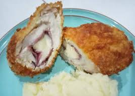 Emang sih nih makanan western gitu tapi gada salahnya kita bisa buat yg ini.yuk n. Resep Chicken Cordon Bleu Oleh Didie Saraswati Cookpad