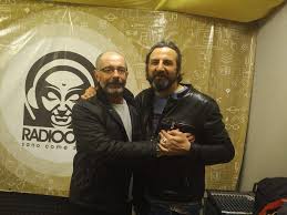 Ieri sera ero alla festa del locale, qualche pensiero sparso: Il Rock Senza Vento Di Omar Pedrini Suono E Rivedo Sul Palco Gli Amici Di Allora Video