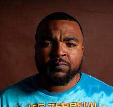 🚨NEW PROJECT ALERT🚨 My newest album titled “EVOLUTION OF IZM” all  produced by the bro @frankfadin is #OUT NOW