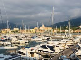 Marina di loano is a modern tourist port in liguria full of opportunities to experience the magic of the sea throughout the year. Una Vacanza A Loano In Liguria All Insegna Dello Sport E Del Relax
