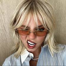 𝒕𝒐𝒓𝒕𝒖𝒓𝒆𝒅 𝒑𝒐𝒆𝒕 (castlescrumbled)