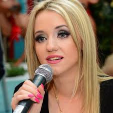 Cathy Lugner: Porno-Fotos wegen Schulfreund - stars24