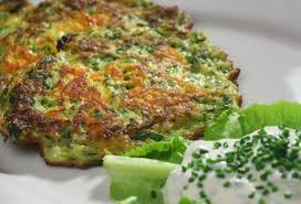Galettes Legeres De Brocoli Au Parmesan Plat Et Recette Galettes De Brocoli Recette Brocolis Recettes De Cuisine